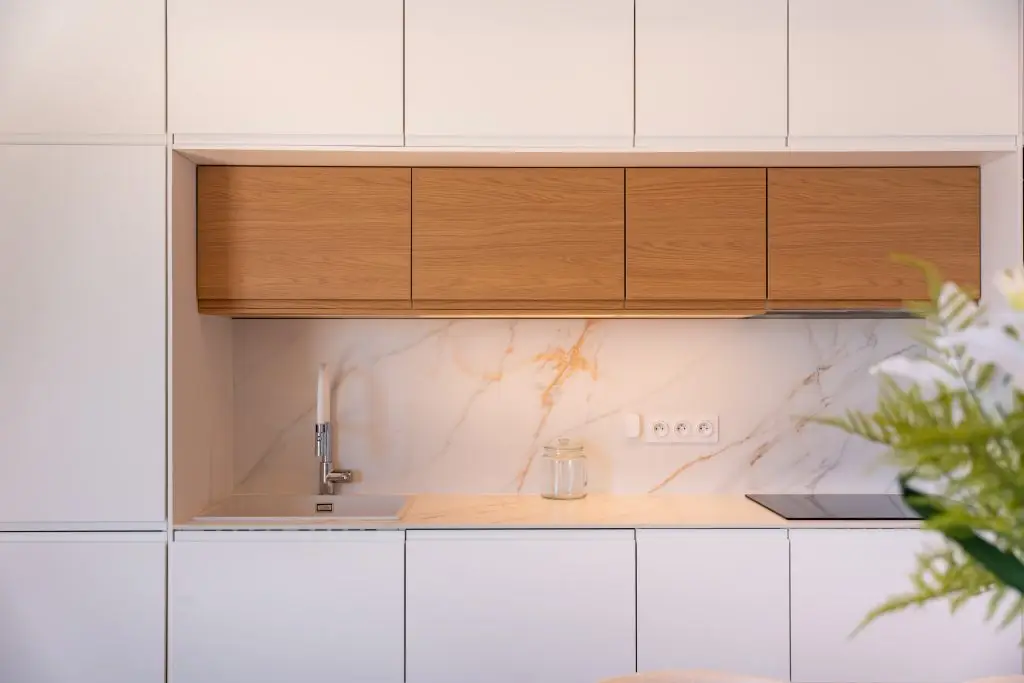 Cuisine optimisée pour location saisonnière premium – Cannes