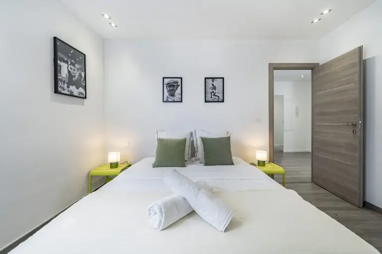 Espace nuit design hôtelier – marché premium cannois