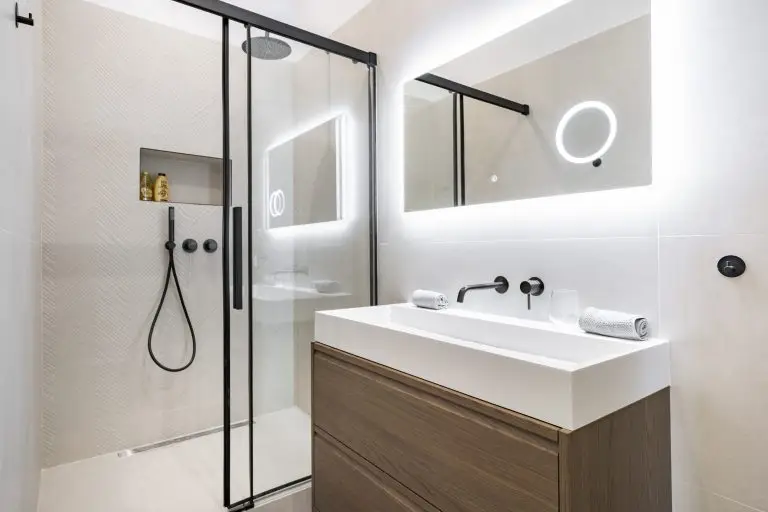 Rénovation complète d’une salle de bain haut de gamme – AN Immobilier