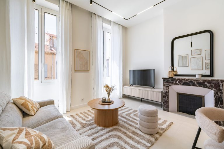 salon premium rénové et optimisé – projet marchand de biens Cannes