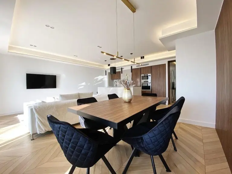 Salle à manger moderne – Espace idéal pour séjourner à Cannes