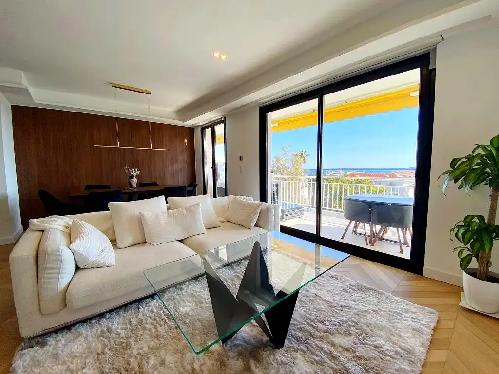 Séjour avec vue mer et vue sur les îles de Lérins, appartement Joseph, Basse Californie à Cannes